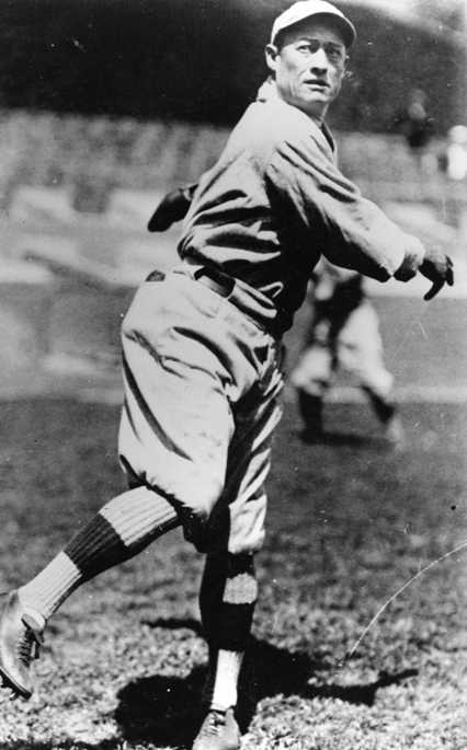 Cubs pitcher Hippo Vaughn, Comiskey Park, 1918  Chicago cubs history, Chicago  cubs baseball, American athletes