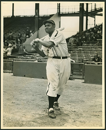 A group of Homestead Grays player pose - Baseball In Pics